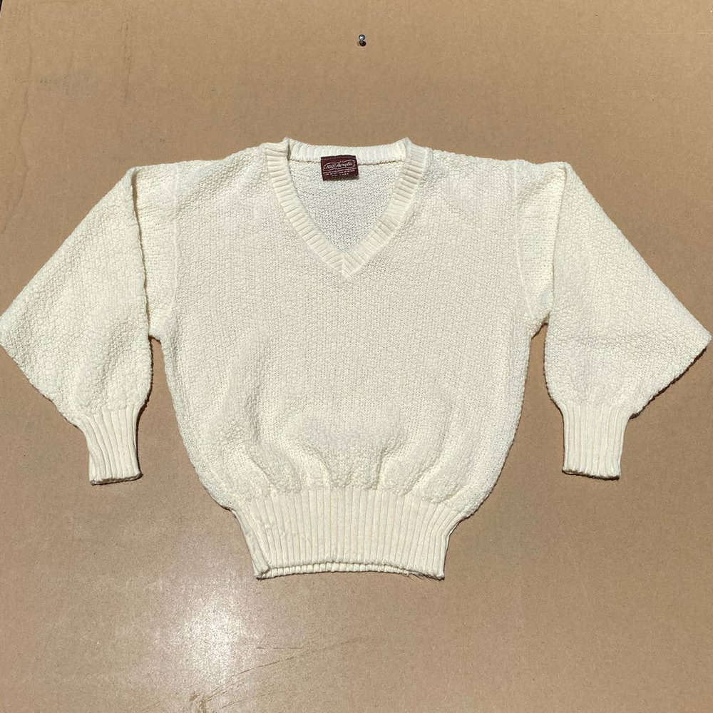 100% Acrylic V-Neck Cream Sweater Women's  XS-S